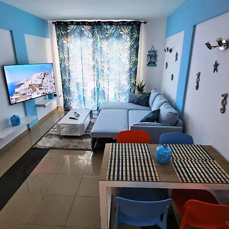 Blue Bay Paradise With Heated Pool - Front With Sea View *