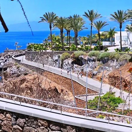 Blue Bay Paradise With Heated Pool - Front With Sea View